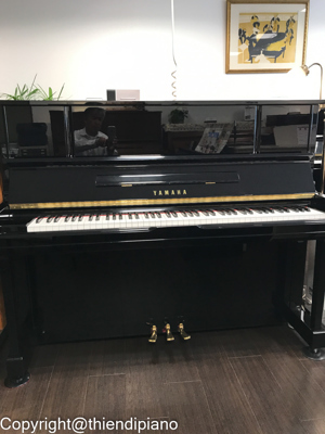 Đàn Piano Yamaha UX10BL