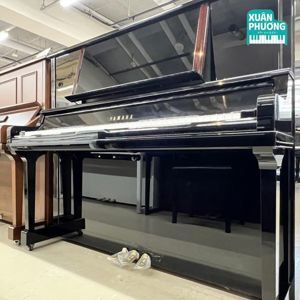 Đàn piano Yamaha UX300