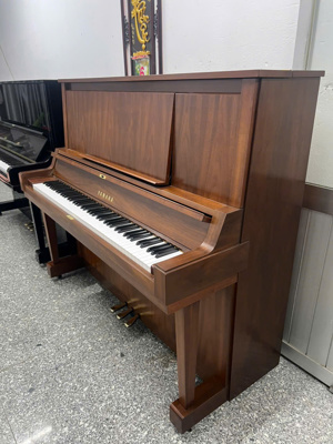 Đàn Piano Yamaha W102 (W102B)