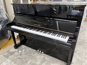 Đàn piano Yamaha YU1