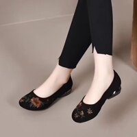 Dân Tộc 2024 Xuân Hè Retro Mẹ Cao Cấp Thêu Giày Đế Mềm Bàn Đạp Giày Cũ Bắc Kinh Giày Vải Thoáng Khí 25.3.12