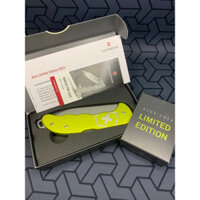 DAO ĐI RỪNG VICTORINOX HUNTER PRO ALOX 2023