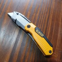 Dao gập đa năng Dewalt bằng kim loại