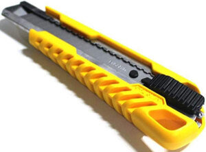 Dao rọc giấy khóa tự động 18mm Stanley STHT10276-8