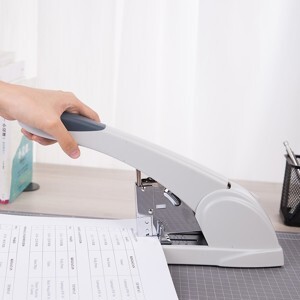 Dập ghim cỡ đại Deli 395