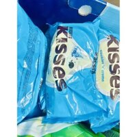date 31/7/2025 Kẹo Chocolate hershey's kisses 315g cookies 'n' creme màu xanh hàng Mỹ