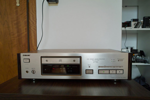 Đầu CD sony X77ES