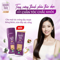 Dầu gội dược liệu Nguyên Xuân chắc khỏe