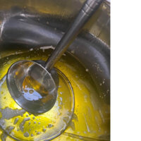 dầu lạc nguyên chất.