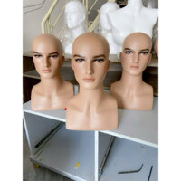 Đầu manocanh nam đội tóc giả bệ vuông