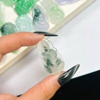 Dây chuyền phật Quan Âm ngọc C.Thạch dáng đứng kèm dây dù đeo cổ