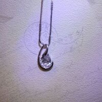 Dây chuyền thiên nga cô đơn