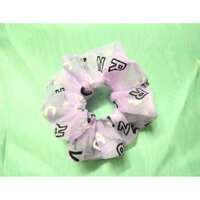 Dây cột tóc scrunchies mới mẫu chữ - Nền màu tím