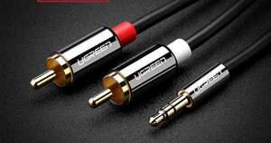 Dây loa Audio 3,5mm từ 1 ra 2 Ugreen 10583 1.5m