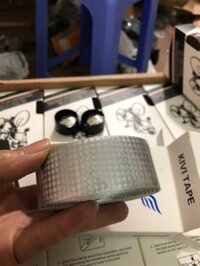 Dây quấn KIVI vân carbon màu bạc - hộp