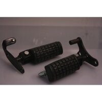 Để chân gập trước CB250