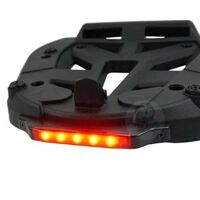 Đế Givi M7MN-S có đèn hậu