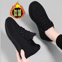 Đế Mềm Mẹ Cũ Bắc Kinh Giày Vải Dày Đen Lông Cừu Lót Giày Công Sở Nữ Mùa Đông Chống Trơn Trượt Giày Đi Bộ Giày Cotton Ke