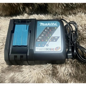 Đế sạc pin nhanh Makita DC18RC