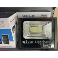 ĐÈN 300W và 500w NĂNG LƯỢNG MẶT TRỜI GIÁ RẺ - ĐÈN PHA NĂNG LƯỢNG MẶT TRỜI 300w  và 500w kèm theo tấm pin.