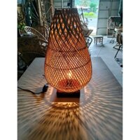 Đèn Bàn Chao Mây Xoắn Thủ Công Đế Vuông