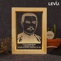 Đèn bàn khung gỗ khắc tranh chân dung cha Phanxico Trương Bửu Diệp LEVU-DCG12