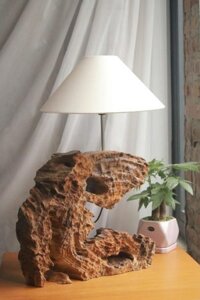 Đèn bàn nghệ thuật từ gỗ lũa – Món quà thiên nhiên cho ngôi nhà bạn L08