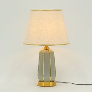 Đèn bàn trang trí 713