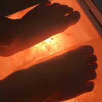 Đèn đá muối massage chân