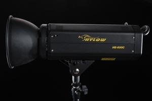 Đèn flash Hylow HE600