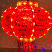 Đèn Lồng Cầu Điện Xoay 360 Chữ Nổi Lấp Lánh Tiếng Việt Mẫu Mới 2025 Trang Trí Tết