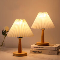 Đèn ngủ để bàn đế gỗ chao vải xếp ly nhiều màu sắc phong cách vintage HT Shop DN004