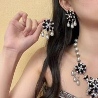 Đen Nhấp Nháy Kim Cương Pha Lê Ngọc Trai Cao Cấp Niche Thời Trung Cổ Mặt Dây Chuyền Vòng Cổ Retro Ánh Sáng Sang Trọng Áo Len Dây Chuyền Phụ Kiện