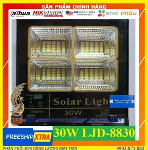 Đèn pha năng lượng mặt trời 30W 8830/L3M