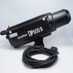 Đèn Studio Godox DP-600 II
