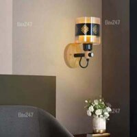 Đèn tường đế gỗ chao trà có hoa văn sang trọng VK4672
