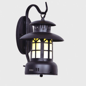 Đèn tường ngoài trời cổ điển 6133A