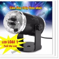 Đèn xoay 7 màu vũ trường cảm ứng chớp xoay theo nhạc, có đế, sáng mạnh cực đẹp