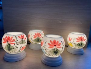 Đèn xông tinh dầu hoa sen