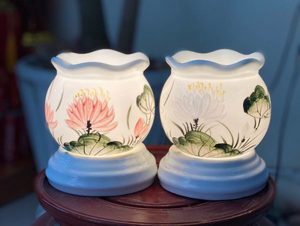 Đèn xông tinh dầu hoa sen