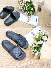 Dép Bánh Mì Adidas Adilette ĐEN LOGO NỔI JR3623