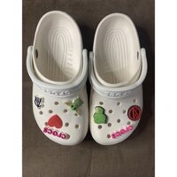 Dép crocs nam nu tặng 6 sticker