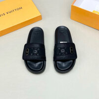 Dép lê nam Eo Vì quai da sần dập vân hoa đính logo inox gót khắc chữ hãng chìm đế quả trám chống trơn