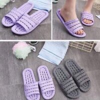 Dép lỗ đi ttong nhà