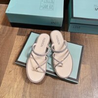 Dép mùa hè hot trend 2023