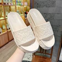 DÉP NAM NỮ NHỰA ĐÚC DẬP, QUAI NGANG LOGO L.V SIÊU HOT