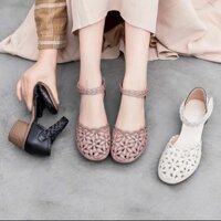 Dép Nữ 2022 Da Thật Chính Hãng Mẹ Giày Thêu Tay Cao Gót Sandal Rỗng Retro Dày Gót Sandal Nữ 2022 Da Thật Mẹ Giày Thêu Tay Cao Gót Đế Rỗng Retro Dày Gót Sandal 3.27