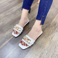 Dép nữ màu trắng quai ngang gắn xích vàng sang trọng