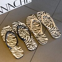 Dép nữ sọc ngựa vằn PVC đế phẳng chống trượt