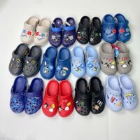 Dép sục Crocs, giày crocs classic cho bé trai có gắn kèm sticker độc, siêu nhân, sonic [ WINDY BABY ]